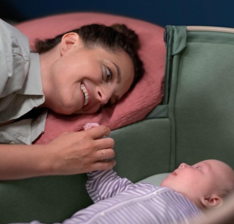 Łóżeczko Dostawne Maxi-Cosi Iora 2w1 – Essential Graphite, Torba Podróżna w Zestawie